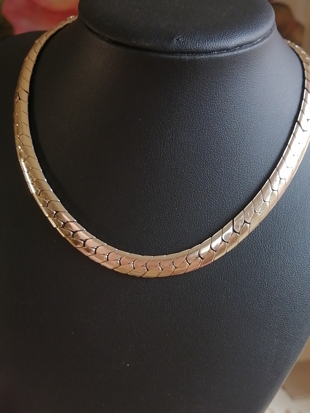 Gold Tone Herringbone Vintage Shiny Collar Necklace